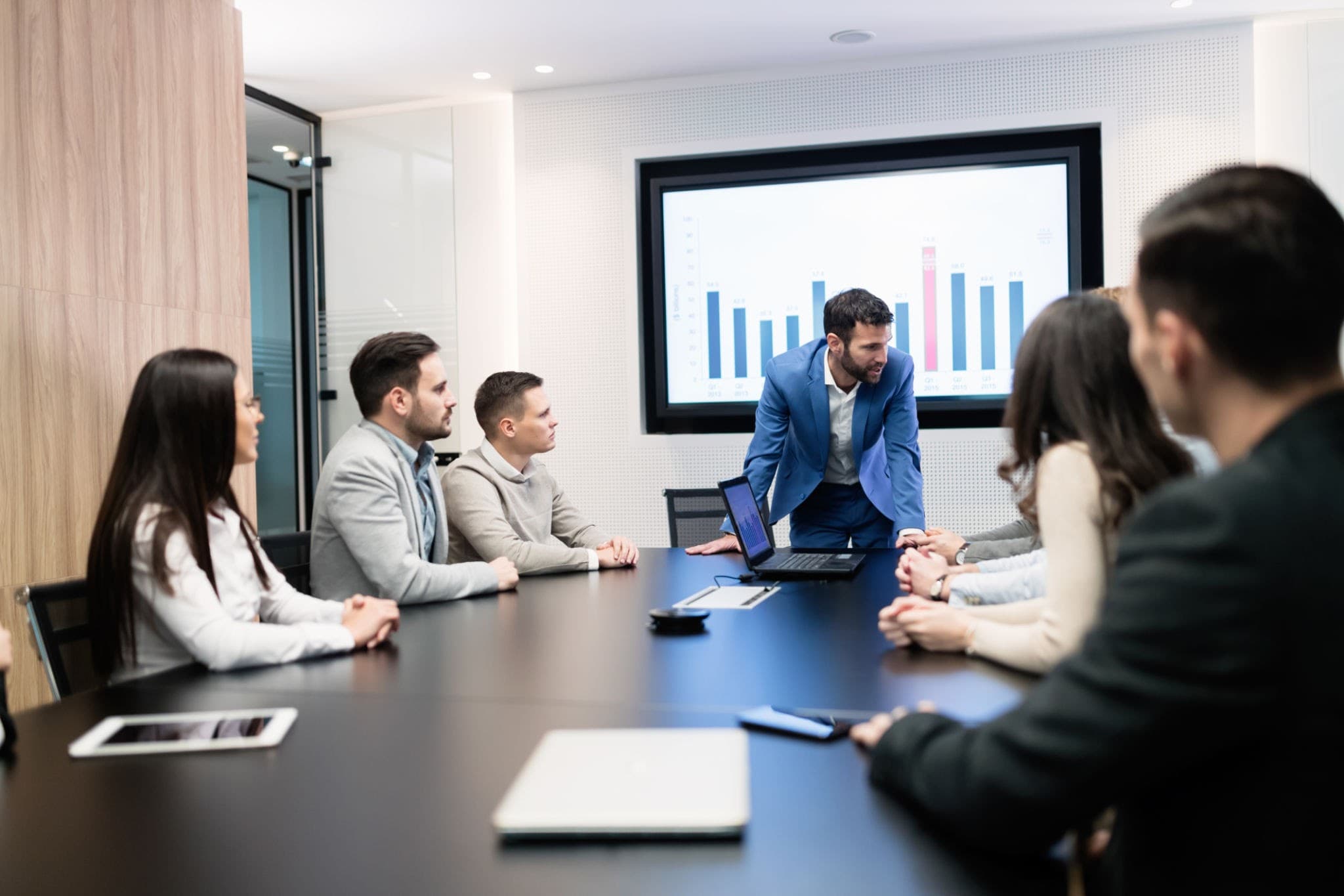 Présentation devant un groupe réuni en salle
